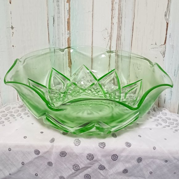 Vintage Hazel Atlas Uranium Glass Bowl - Picture 1 of 6